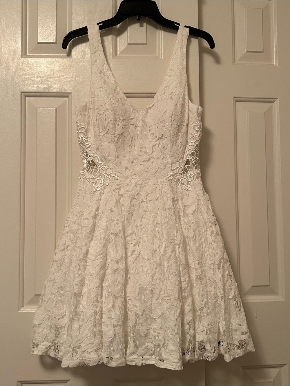 David's Bridal Ivory Lace Sleeveless V-Neck A-Line Knee-Length Dress Size 8
